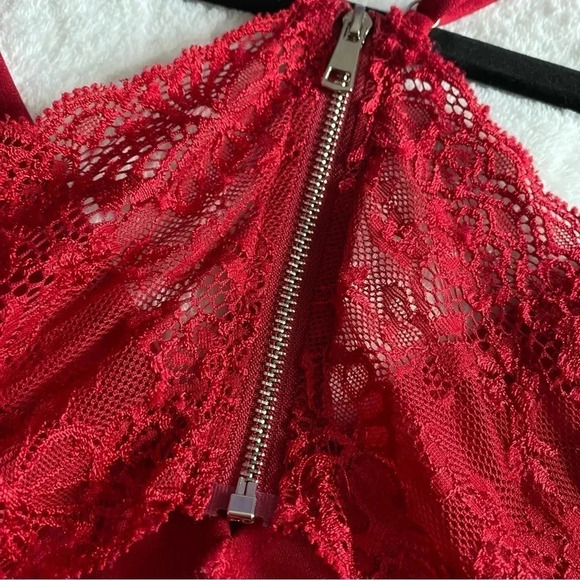 Red Lace Back Romper - Picture 5 of 8